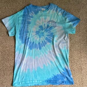 This is a puppy love tie dye tee.
